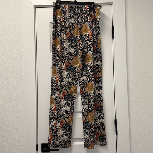 DIVORCE CLEARANCE-TAKING OFFERS Valerie Stevens Gaucho Floral Pants - Picture 7 of 10